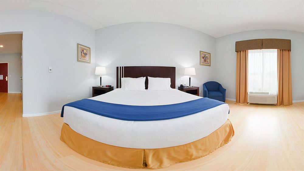 Holiday Inn Express - Bentleyville Bagian luar foto