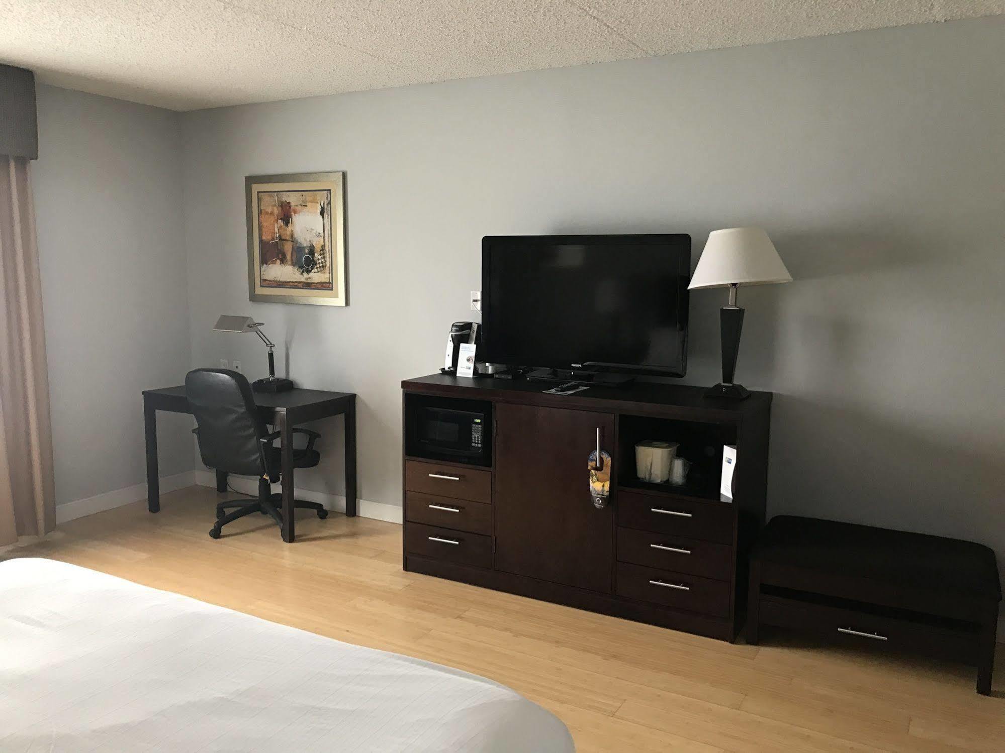 Holiday Inn Express - Bentleyville Bagian luar foto